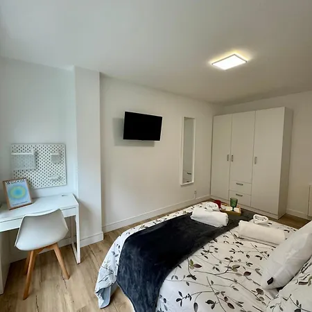 Céntrico Con Parking Privado * Vigo